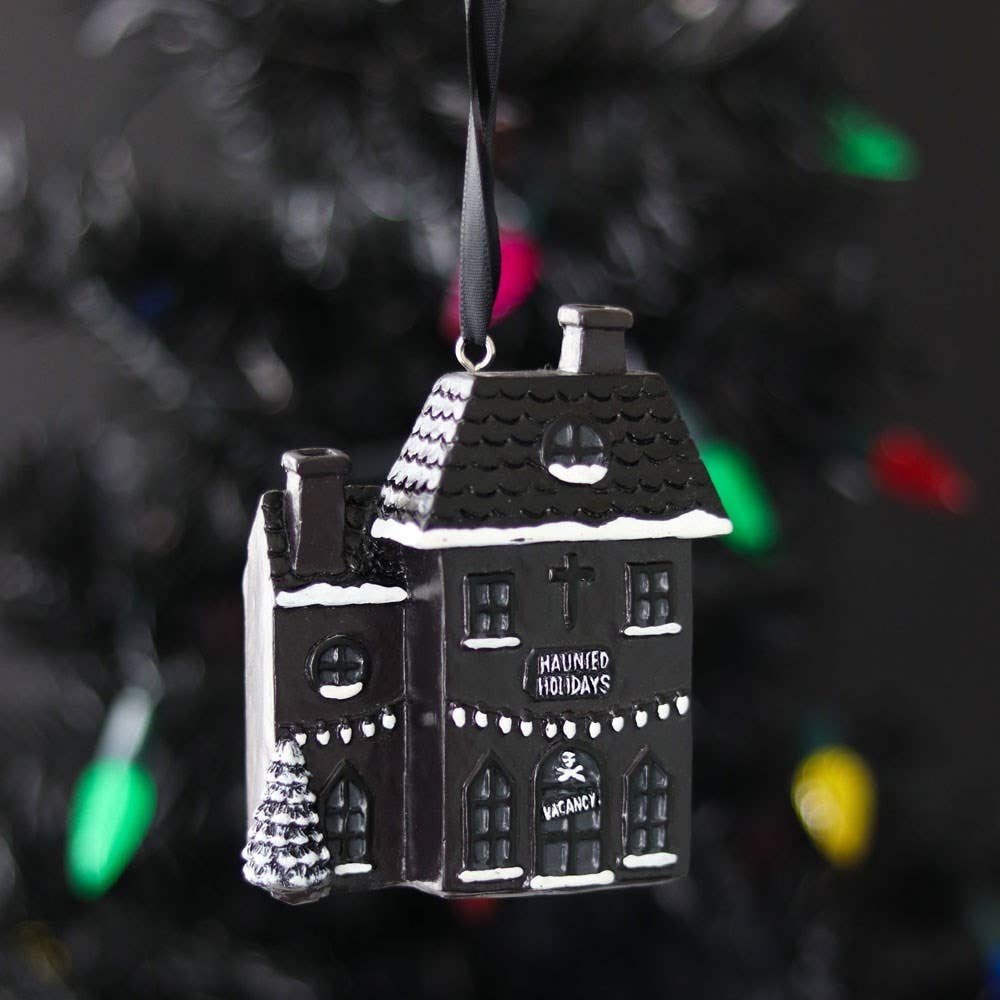 Mørk Julepynt – Haunted Holiday House