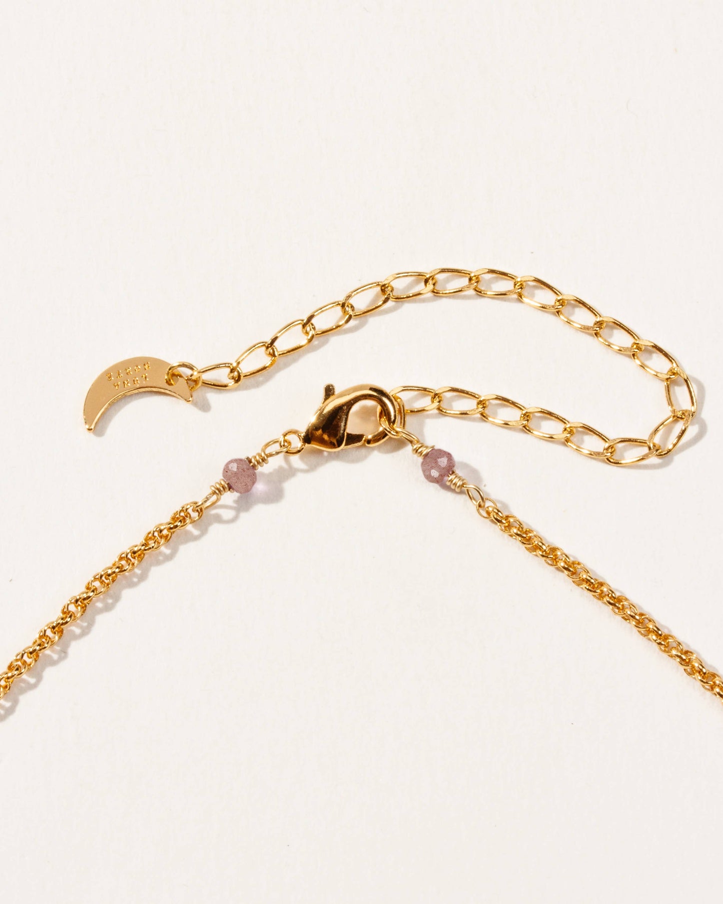 Strawberry Moon Long Medallion Halskjede - Strawberry Quartz