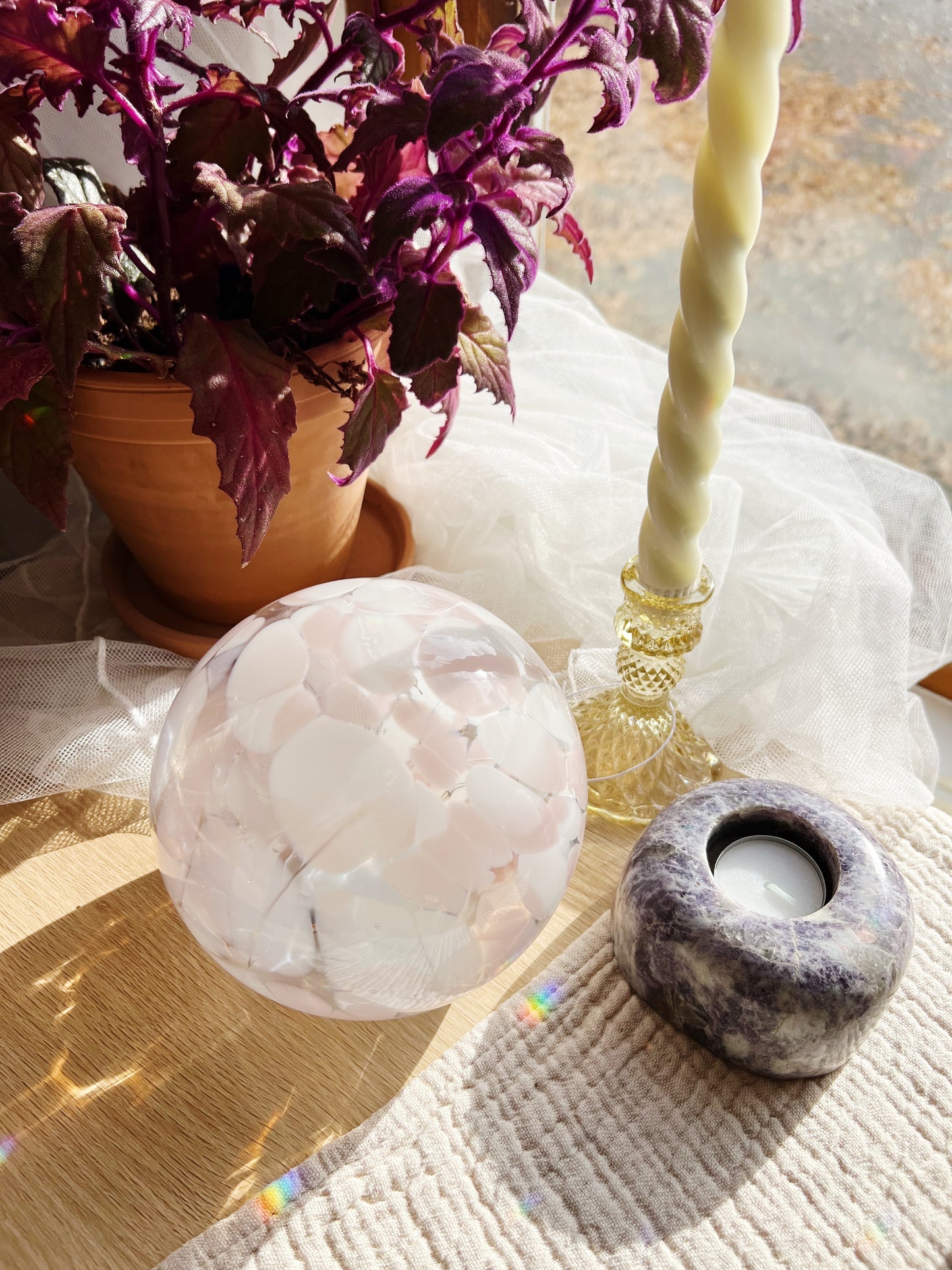 Håndblåst Led-kulelampe i glass – Pink