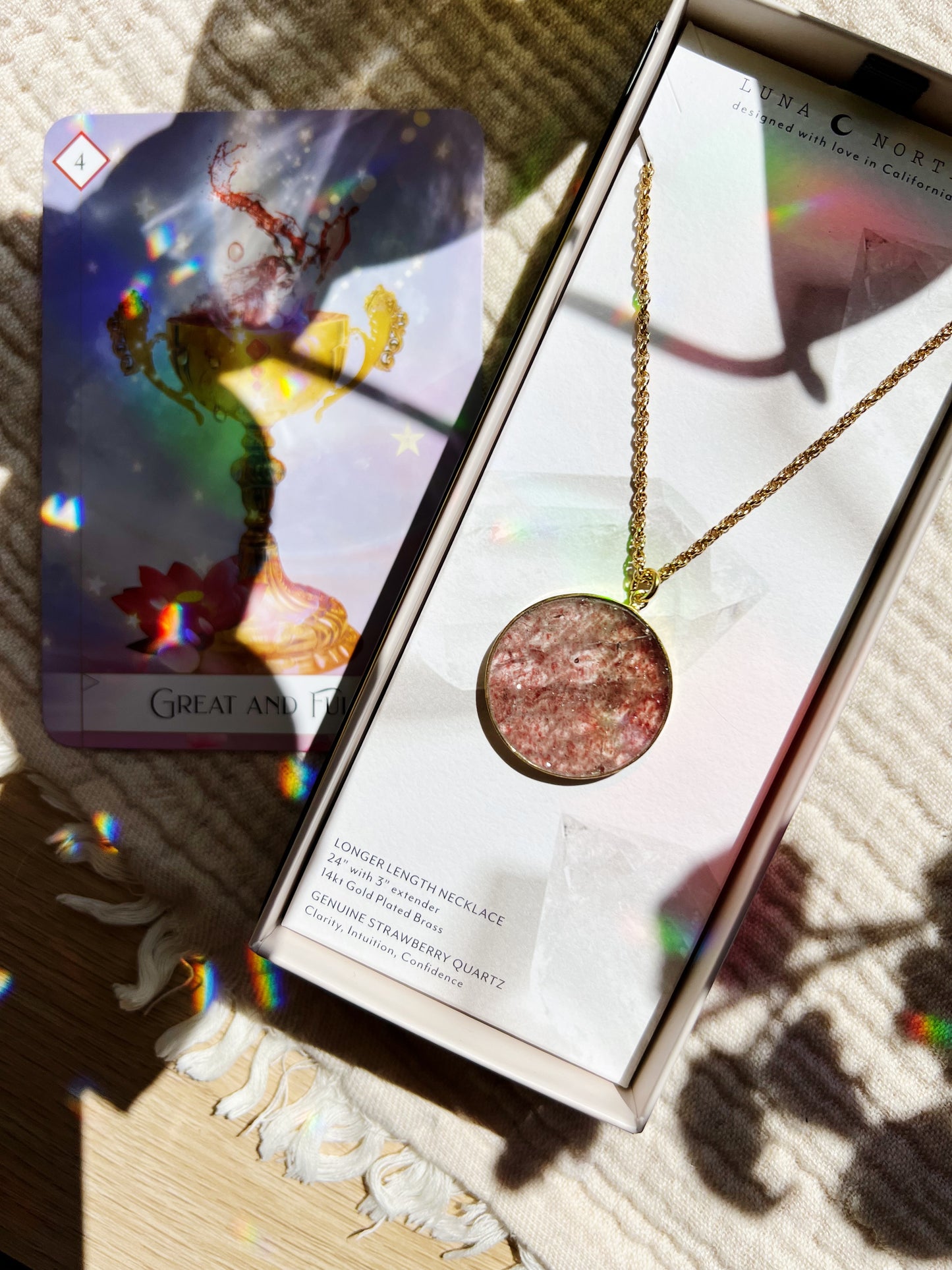 Strawberry Moon Long Medallion Halskjede - Strawberry Quartz