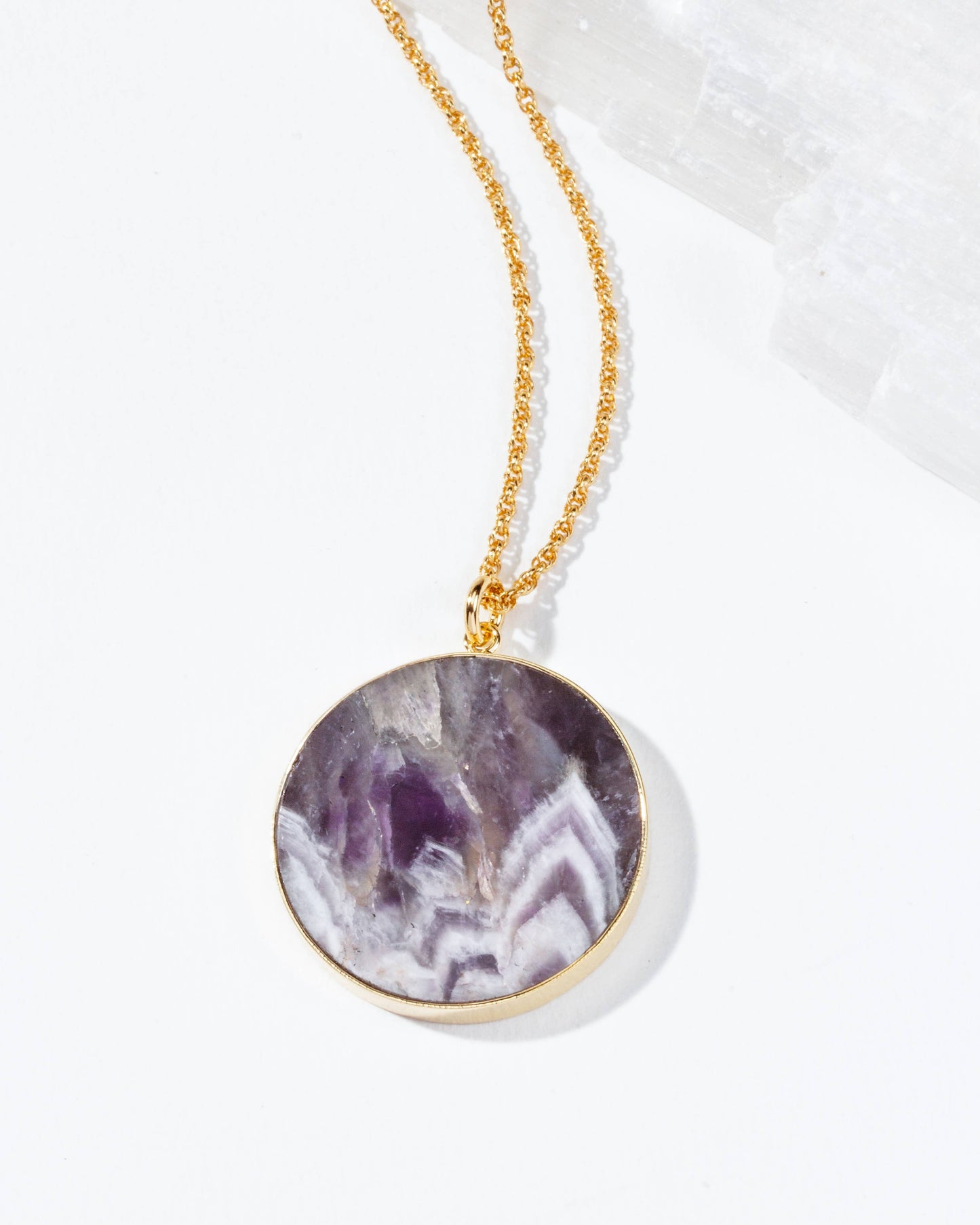 Chevron Amethyst Long Medallion Halskjede