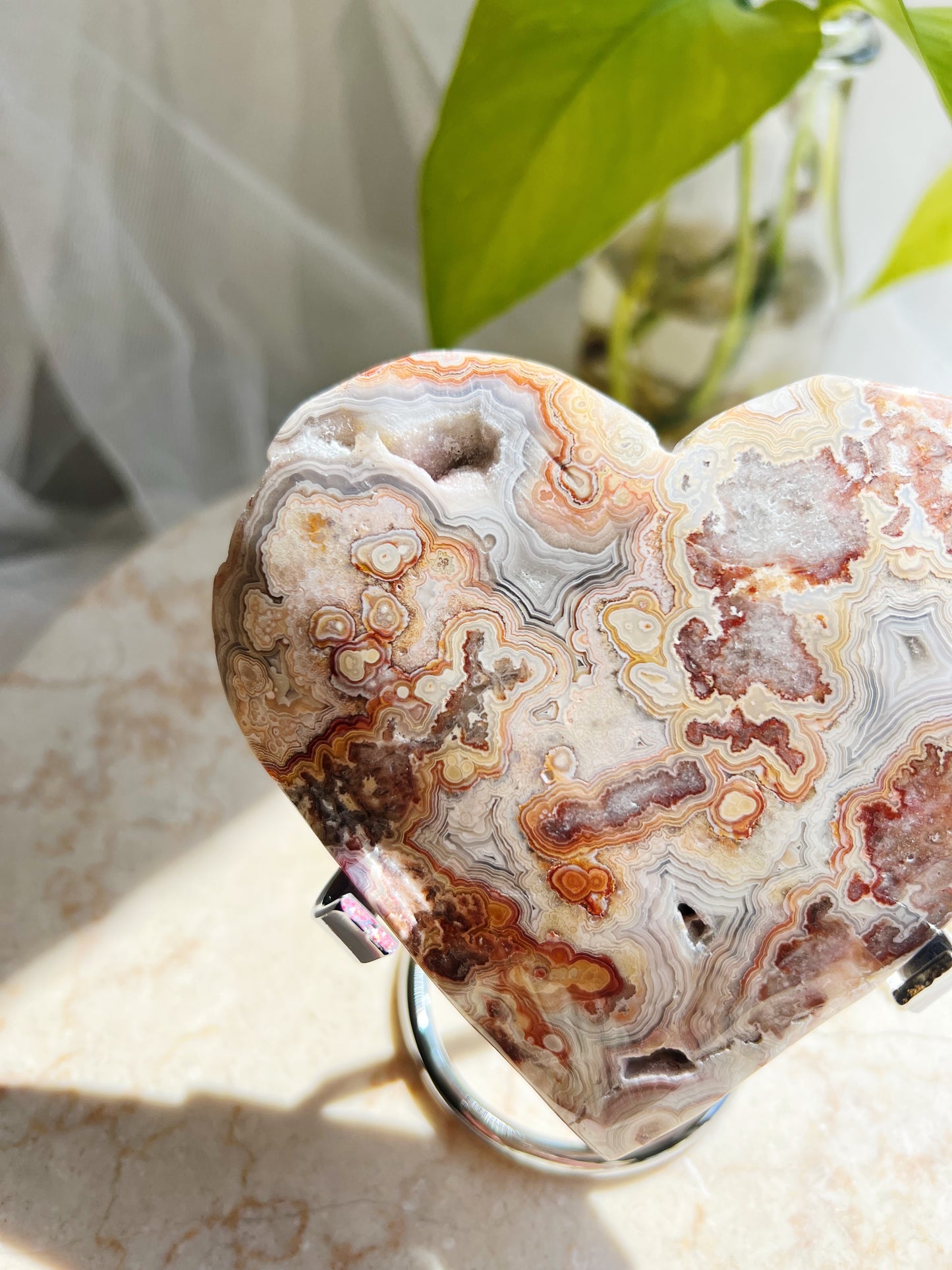 Crazy Lace Agate Hjerte på Metallstativ – ca. 280g #11