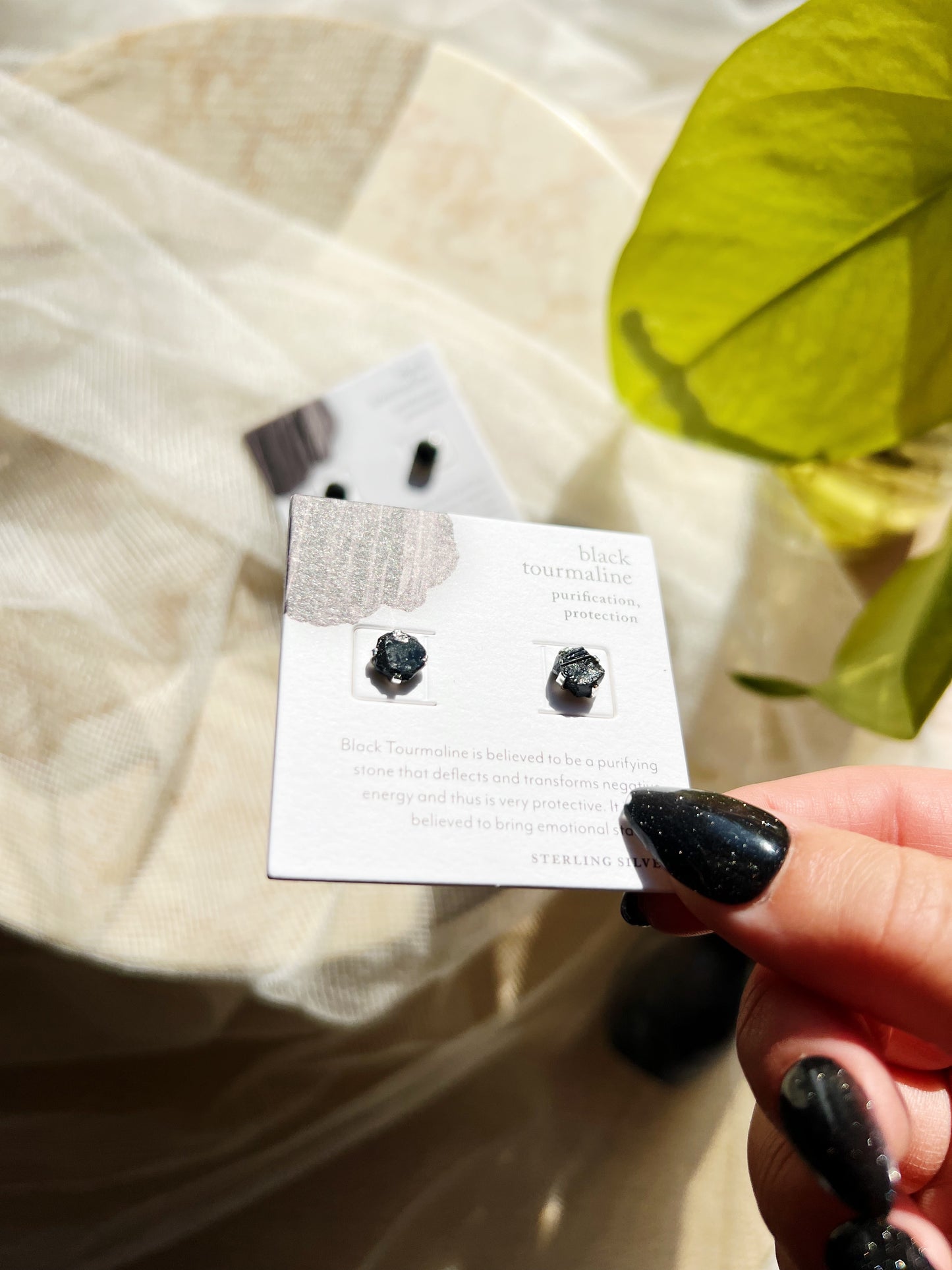 Raw Beauty Post Øredobber - Black Tourmaline
