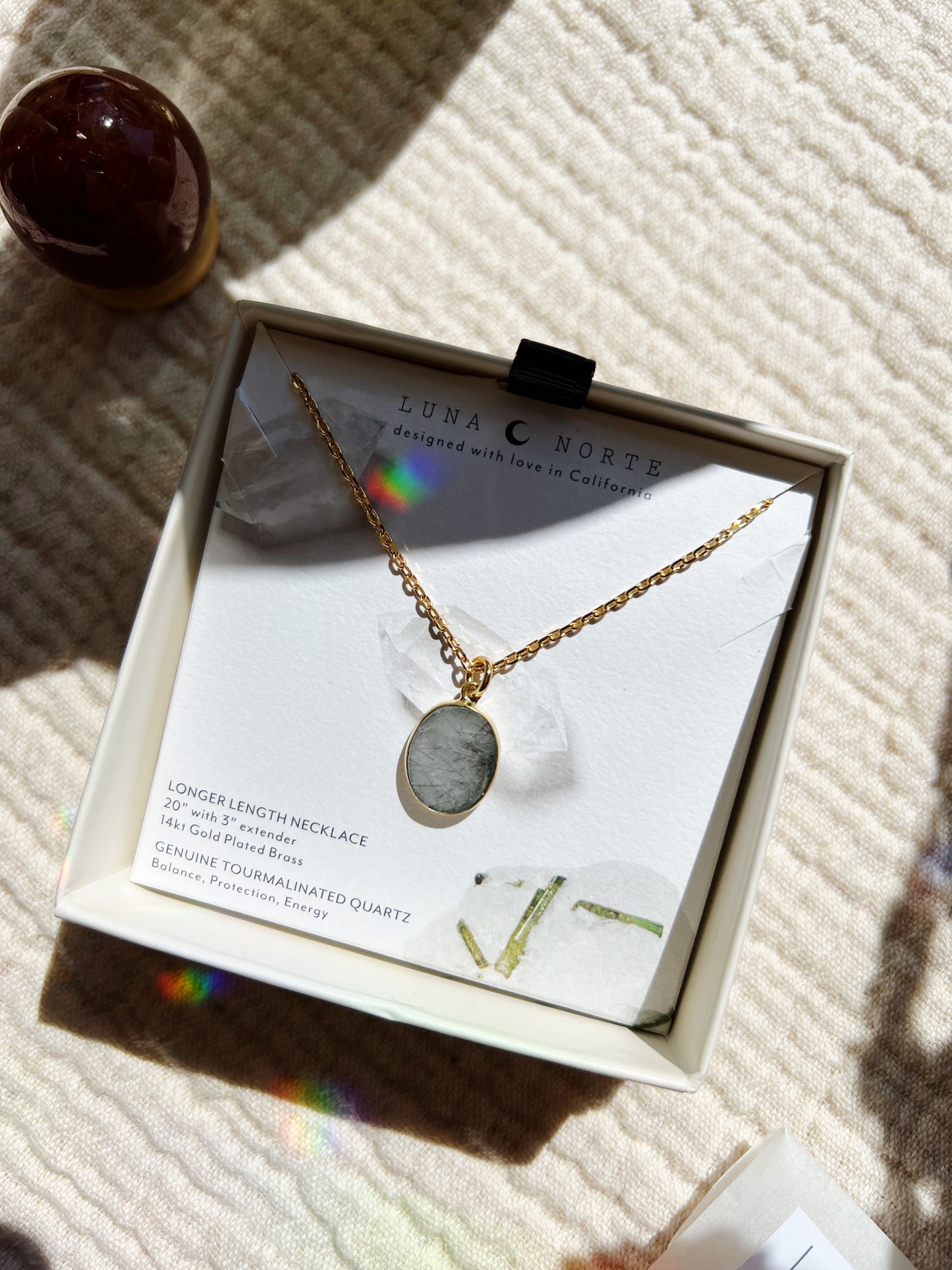 Yin and Yang Long Medallion Halskjede - Tourmalinated Quartz