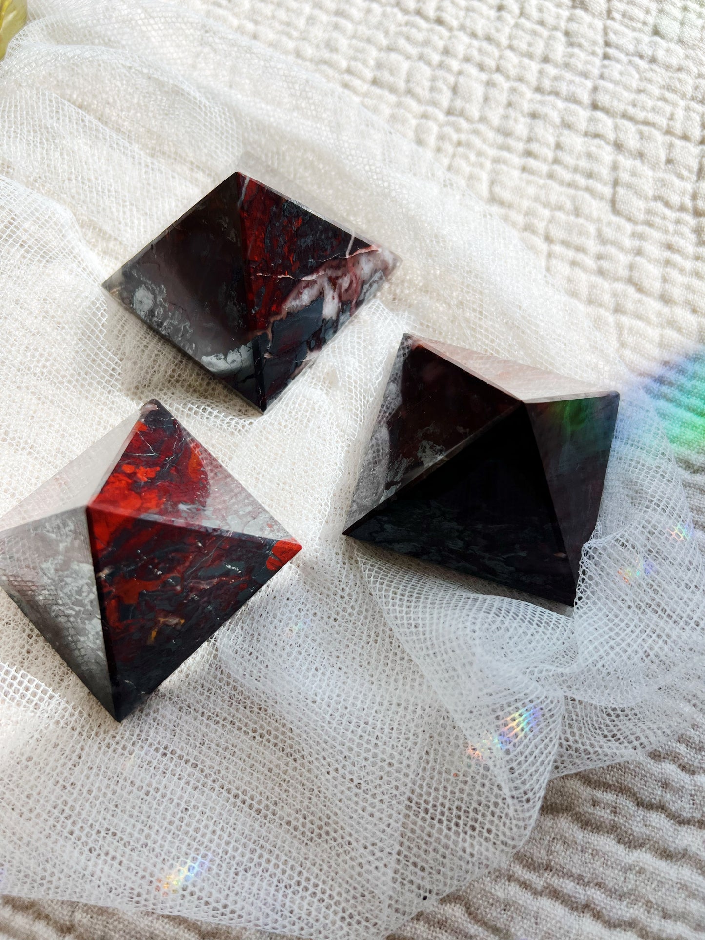 Jaspilite Hematite & Jasper krystall Pyramide
