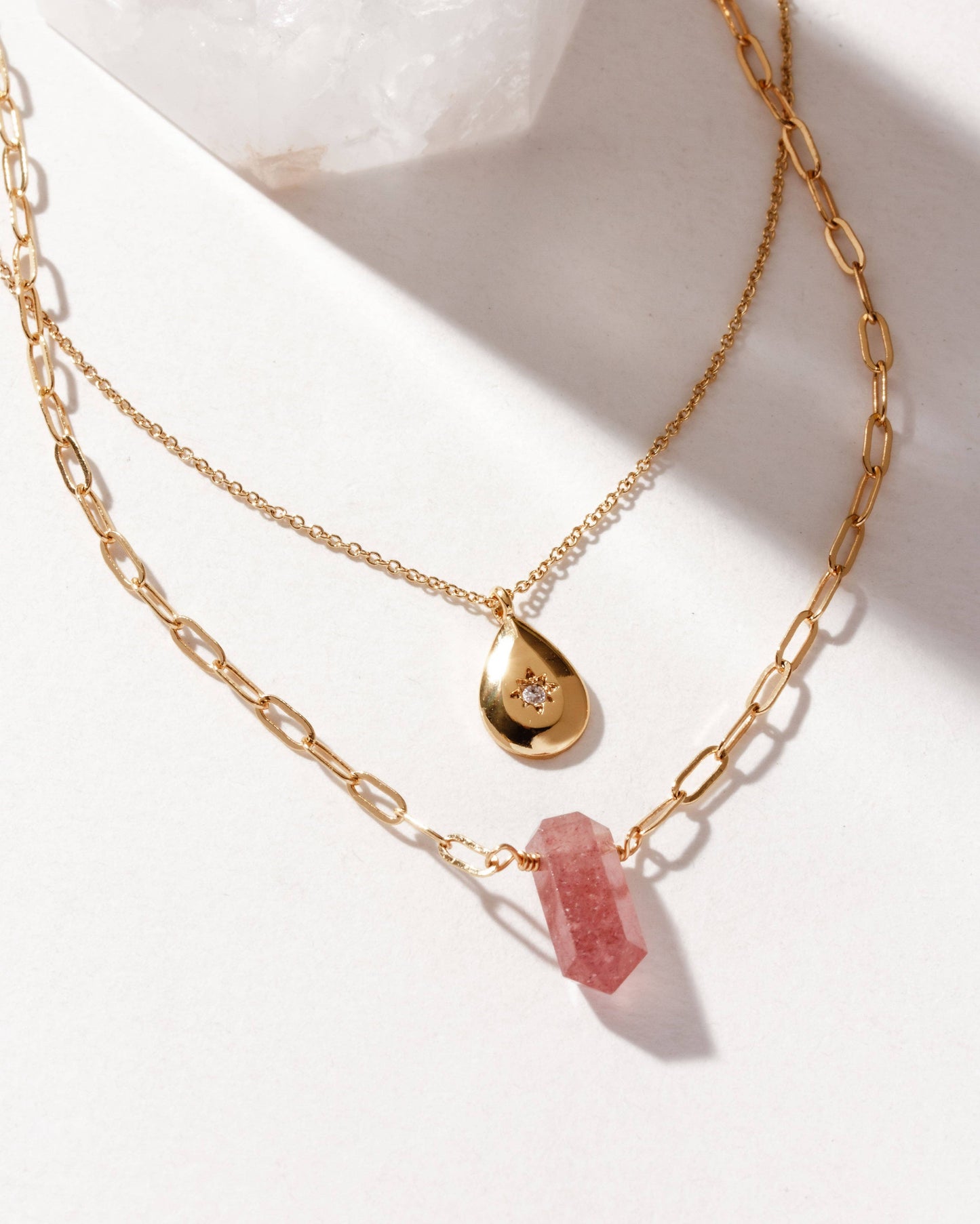 Golden Drip Halskjede - Strawberry Quartz