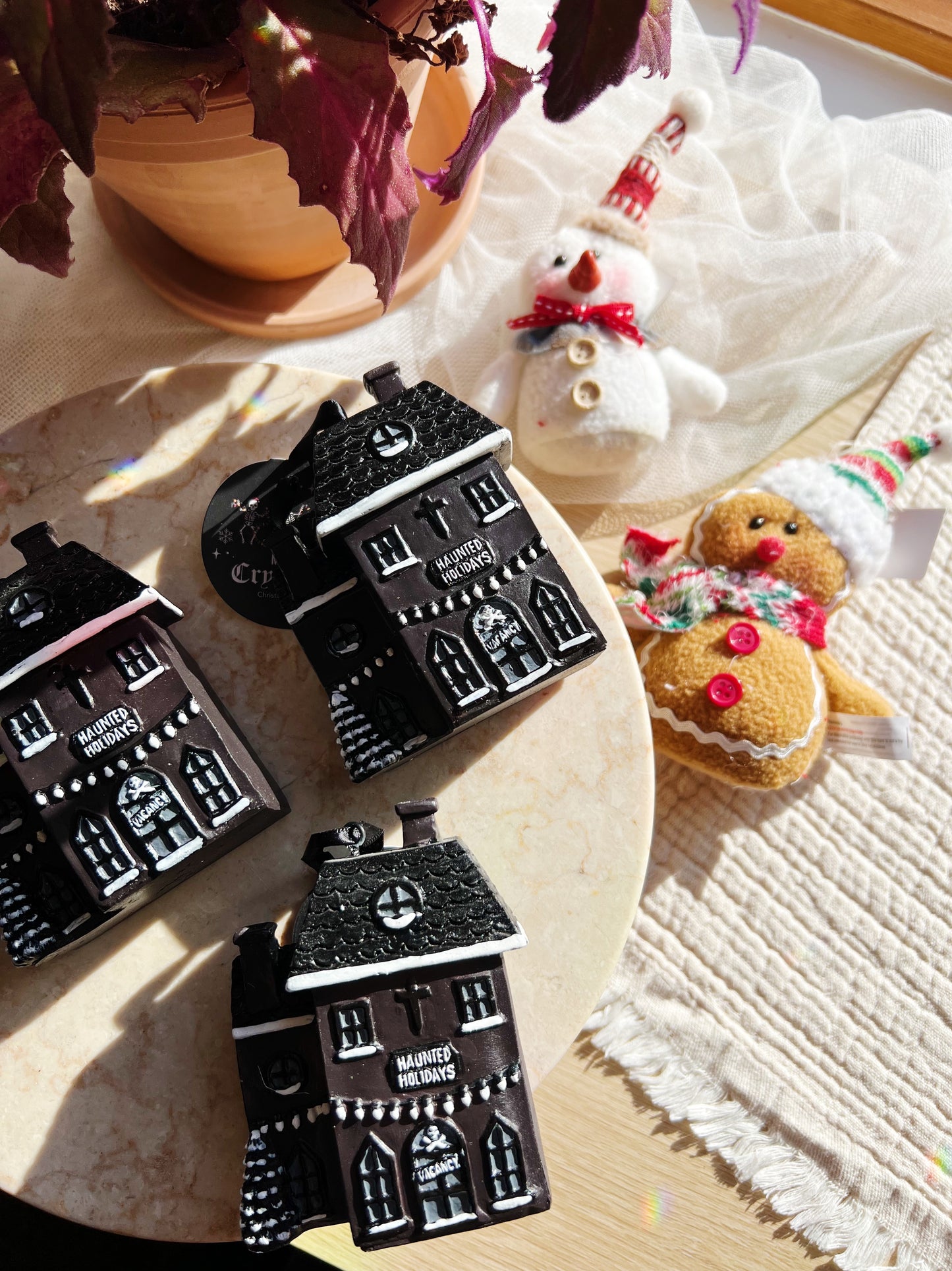 Mørk Julepynt – Haunted Holiday House