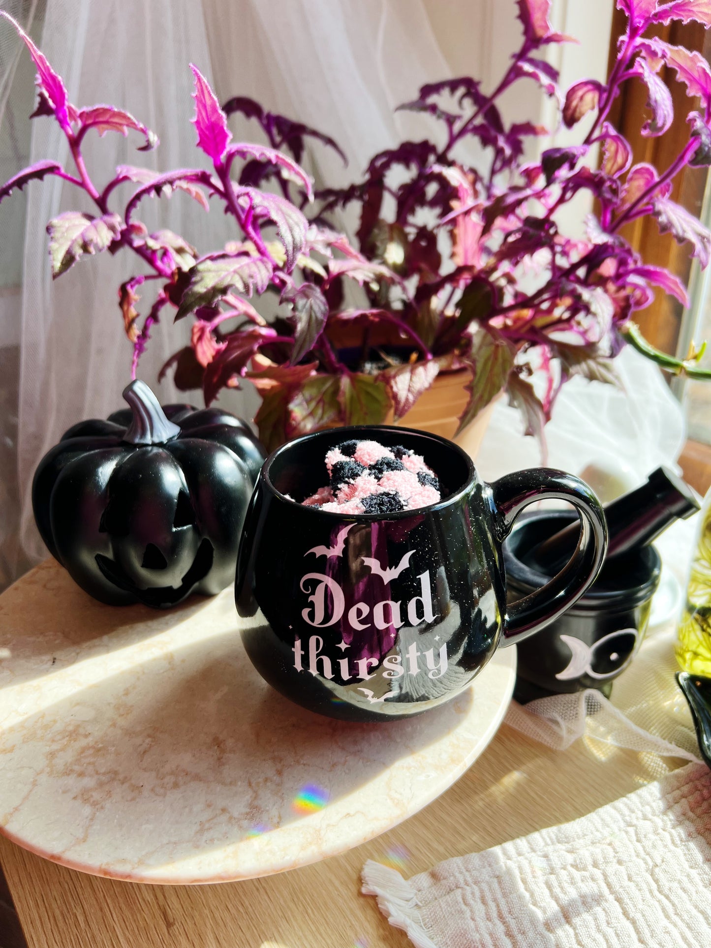 Dead Thirsty Gothic Halloween Krus & Sokkesett ( 500 ml )