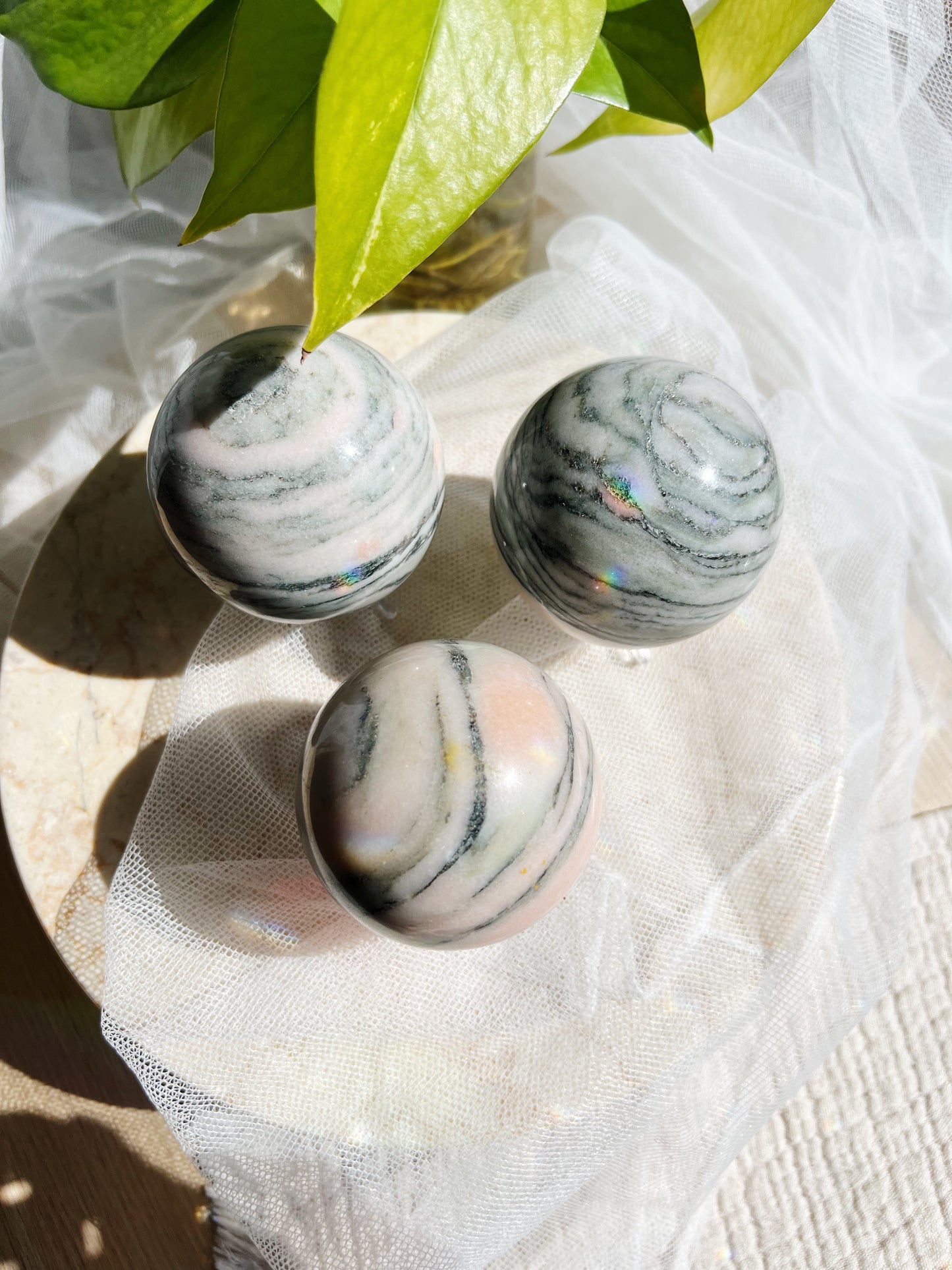 Zebra Kalsitt Krystallkule – 70-80mm 560g