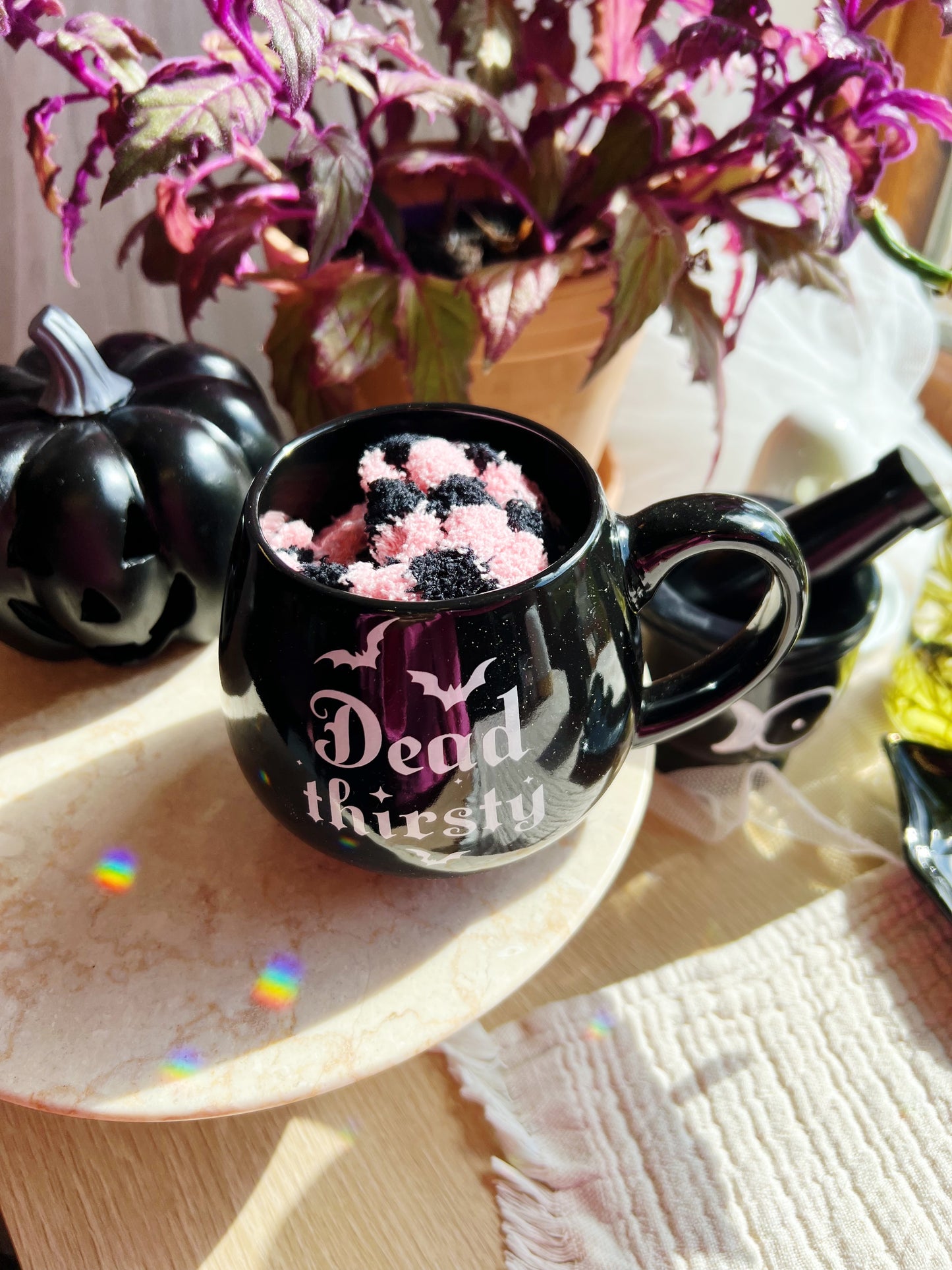 Dead Thirsty Gothic Halloween Krus & Sokkesett ( 500 ml )