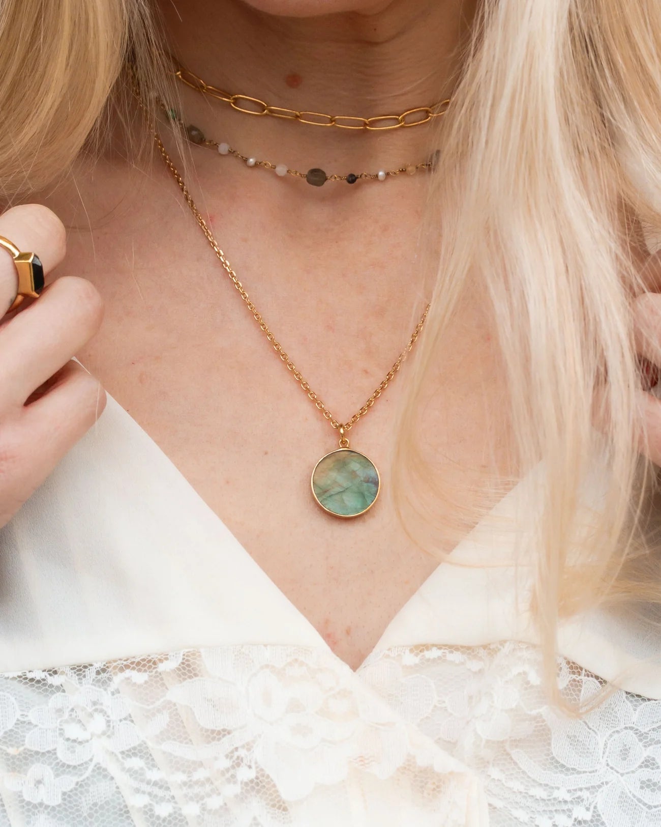 Smooth Sailing Long Medallion Halskjede - Labradorite