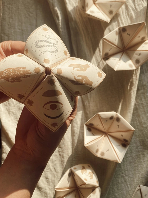 Fortune Teller - Oracle Game