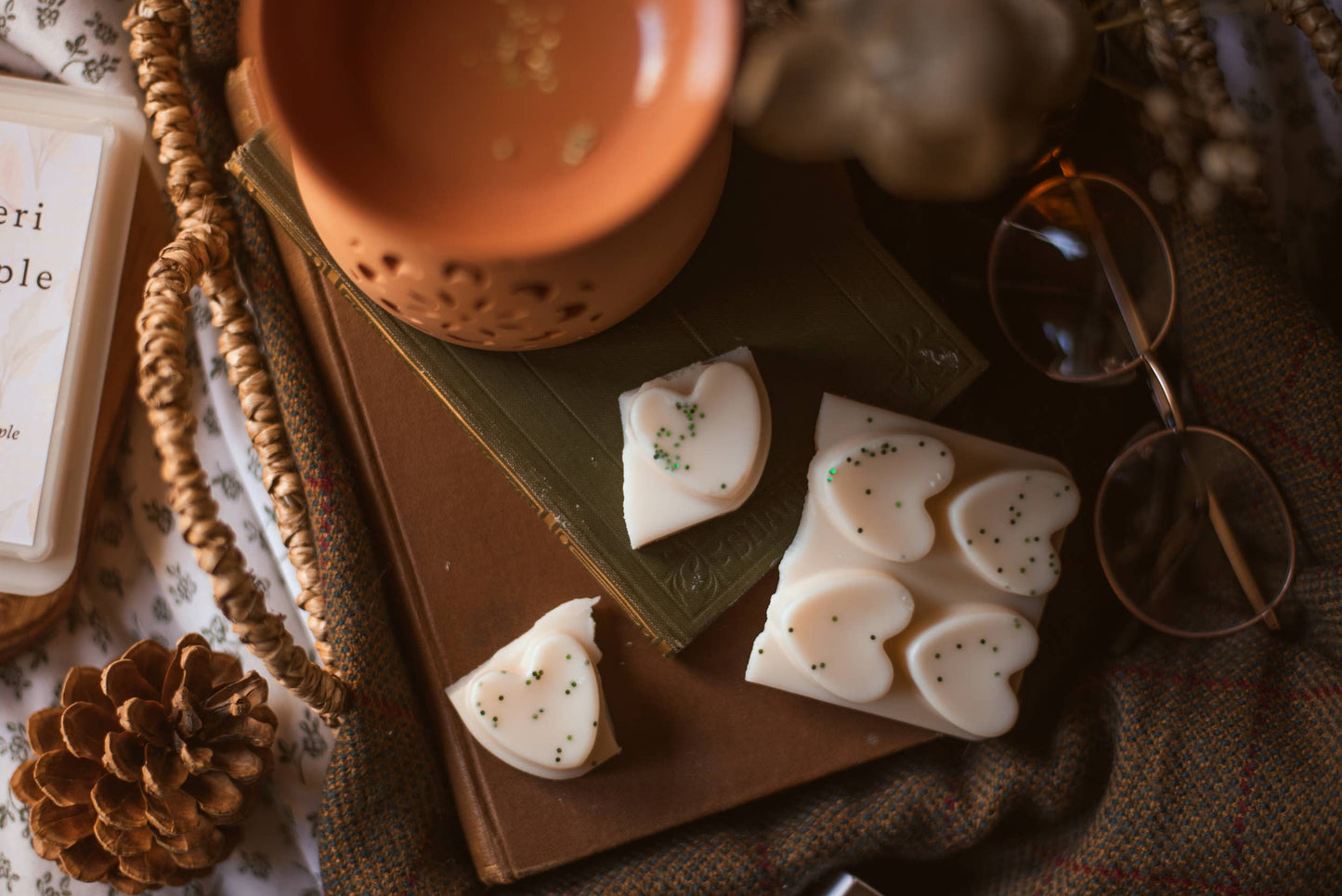 Bookstore Heart Clamshell Wax Melts