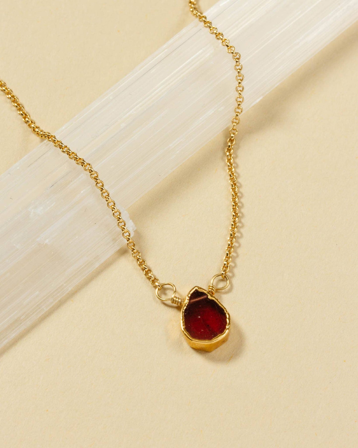 Delicate Gemstone Halskjede i Gull - Garnet