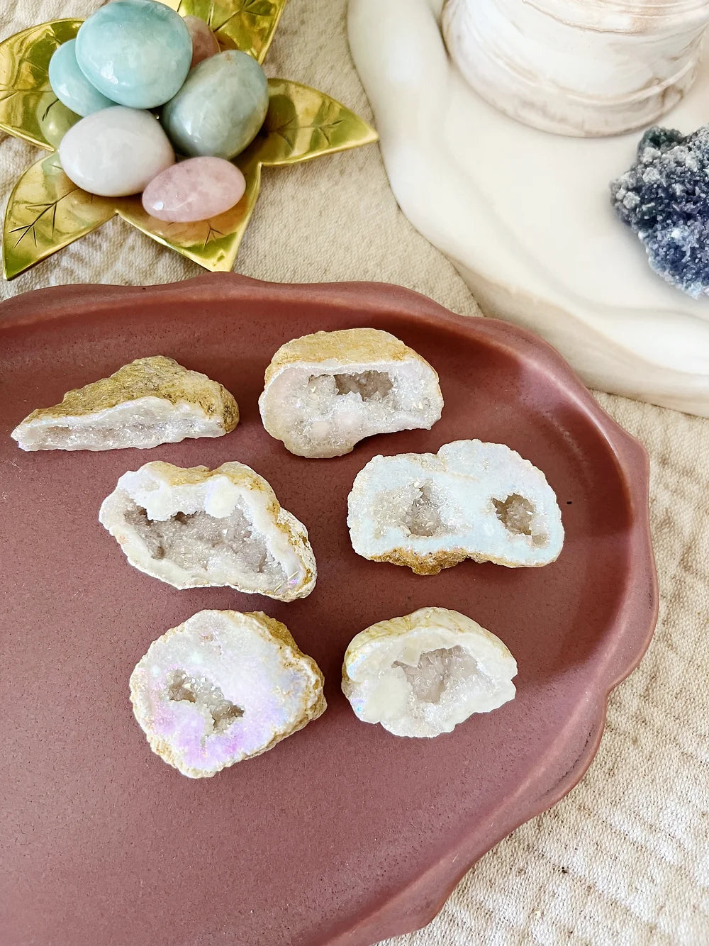 Aura Bergkrystall Halv Geode