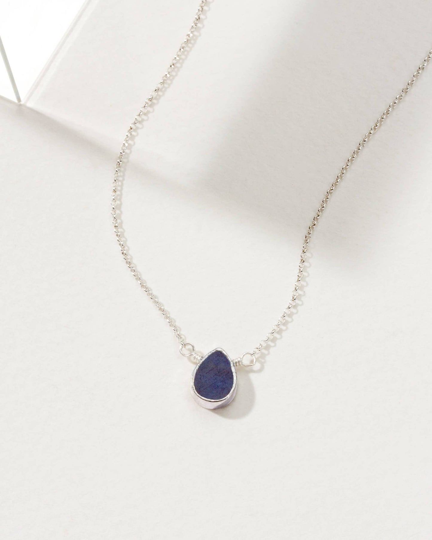 Delicate Gemstone Halskjede I Sølv - Sapphire