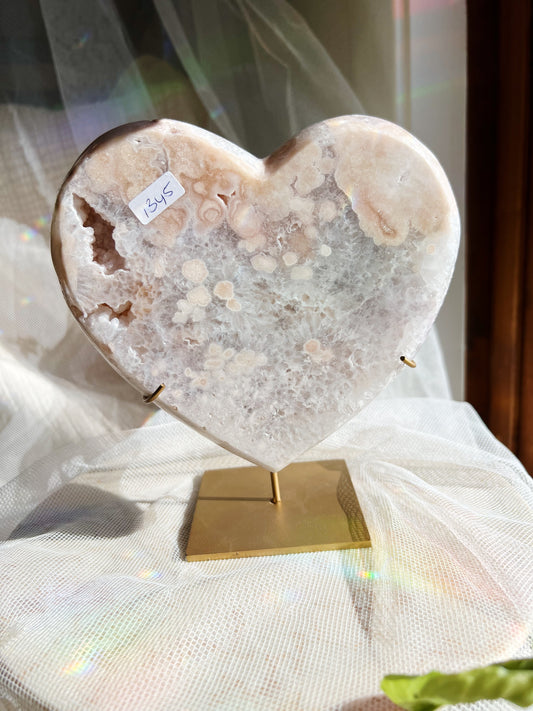 Rosa Ametyst Hjerte 1345g – Inkl. Metallstativ