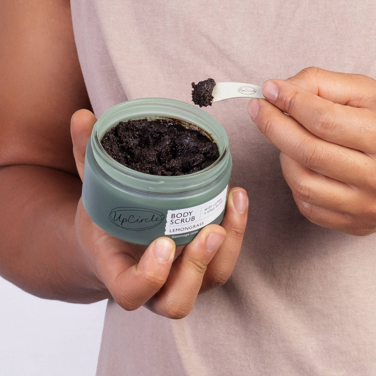 Coffee Body Scrub med Lemongrass & Shea Butter