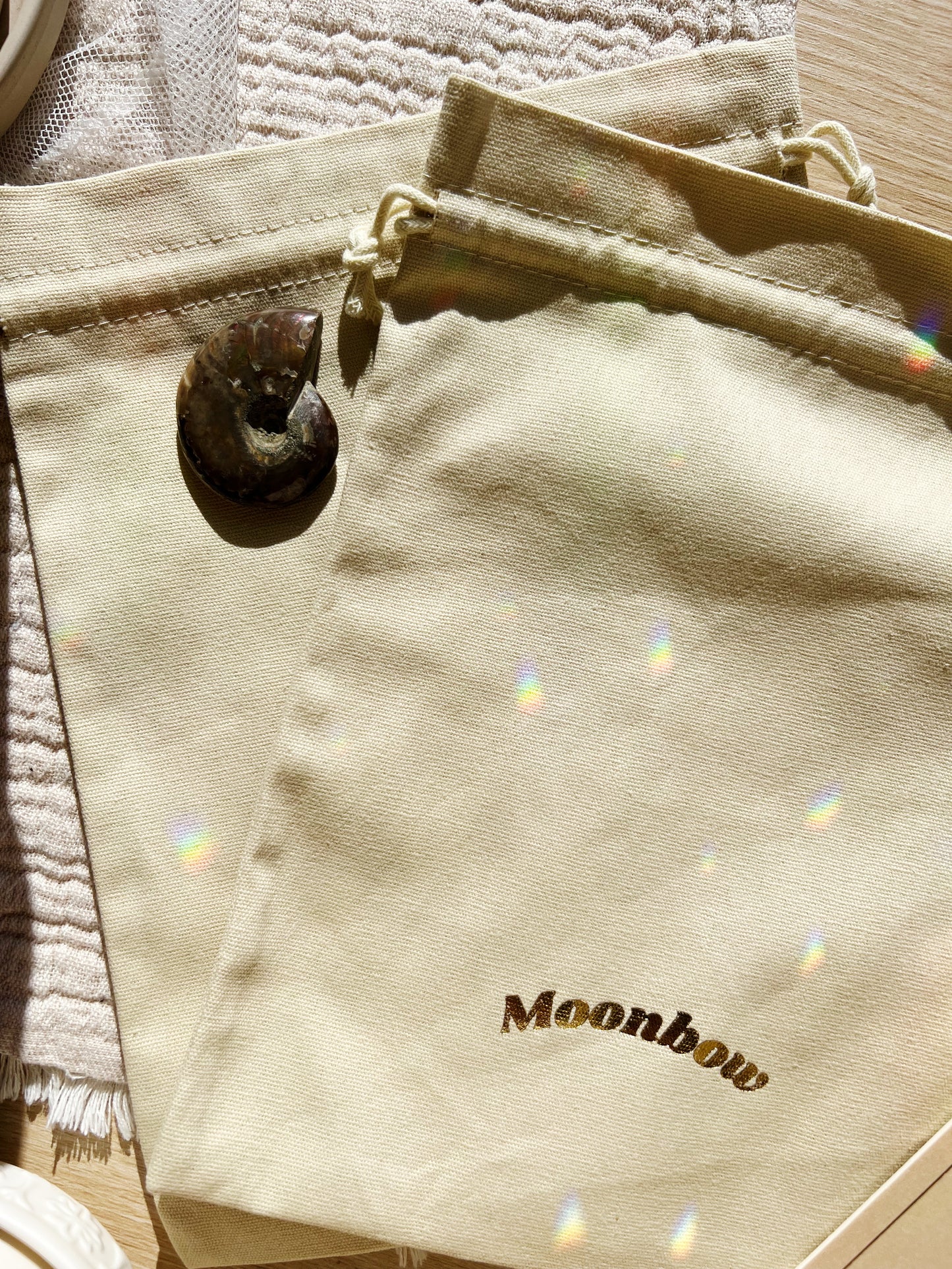 Moonbow Pose Stor