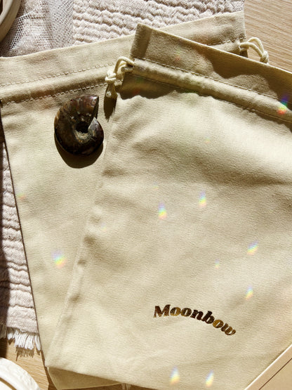 Moonbow Pose Stor
