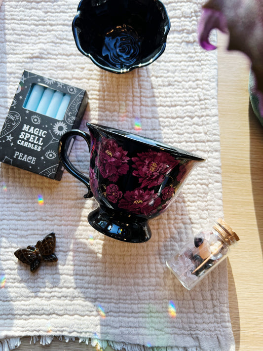 Dark Romance Blomsterdekorert Tekopp