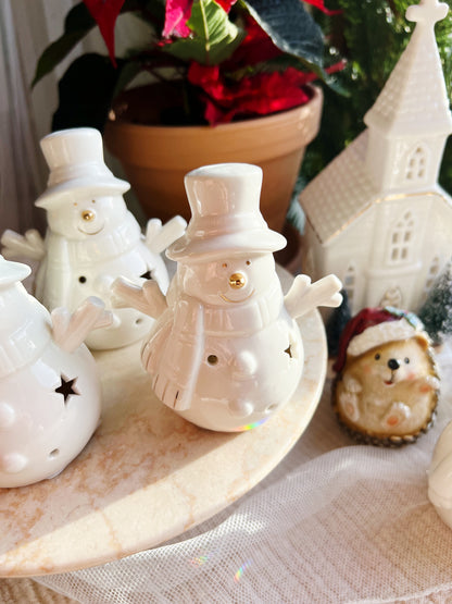 Frosty Jolly – liten snømann med LED-lys – 6 x 9 x 10 cm