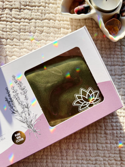 Øyepute i silke med økologisk linfrø og lavendel – lysegrønn