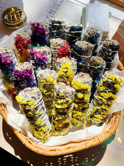 Hvit Salvie med Gul Sinuata Smudge Stick