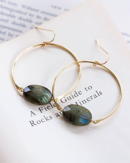 Loophole Gemstone Hoop Øreringer - Labradorite