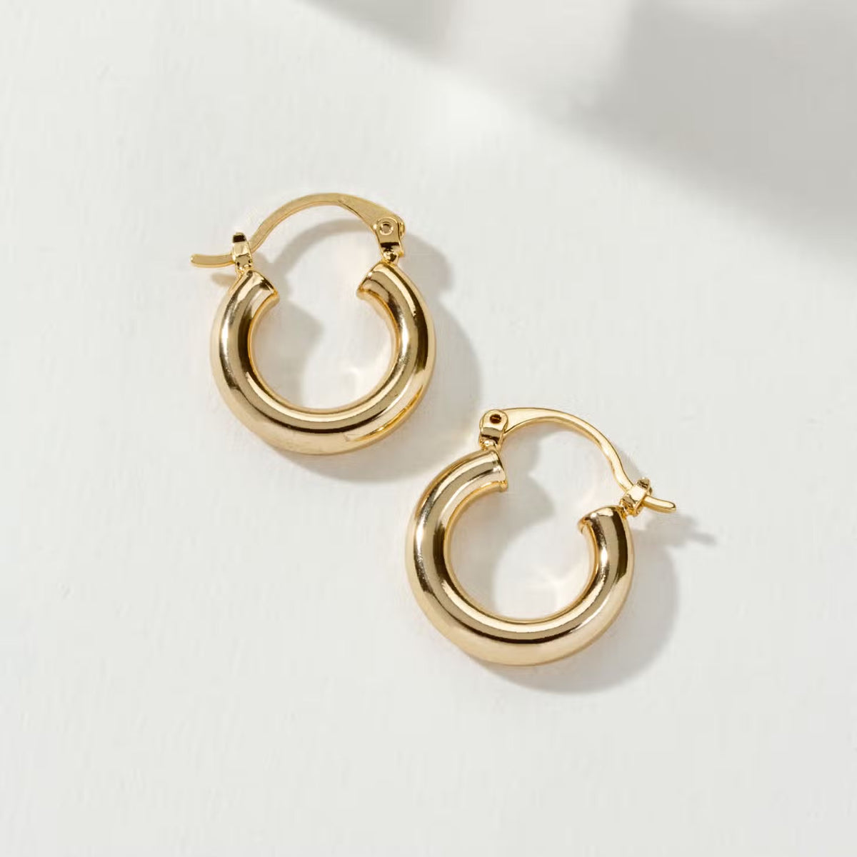 Understated Hoop Øredobber