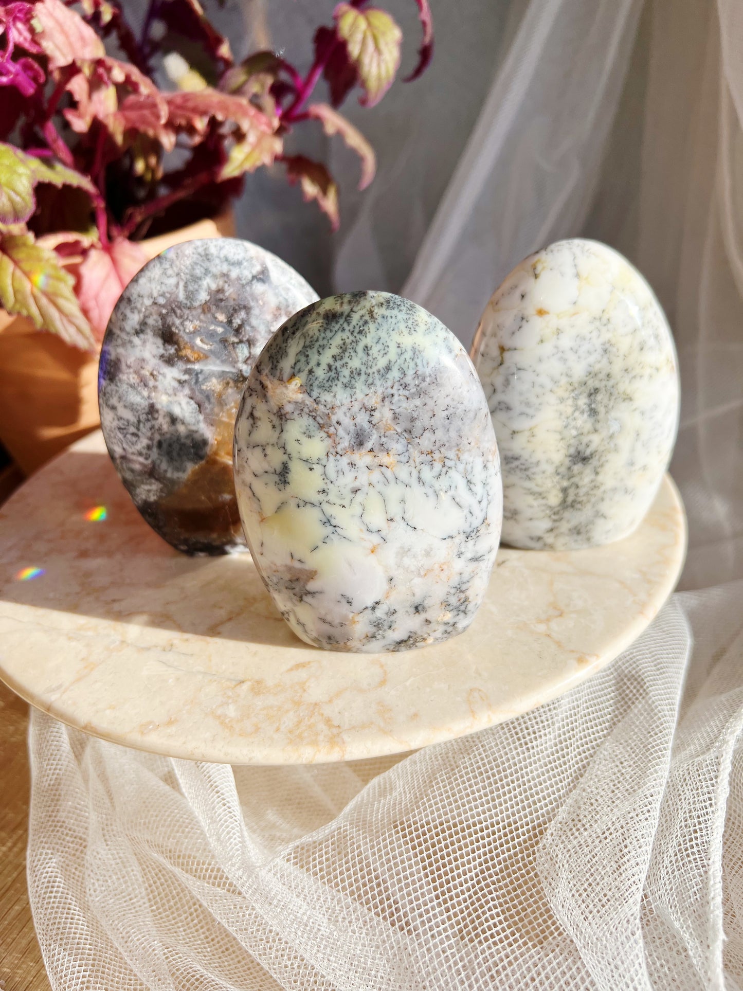 Merlinite Krystall Freeforms – 250-320g