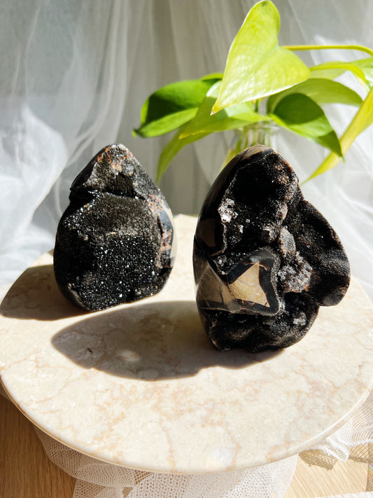 Sort Septarian Krystallfreeforms- XL: 650g