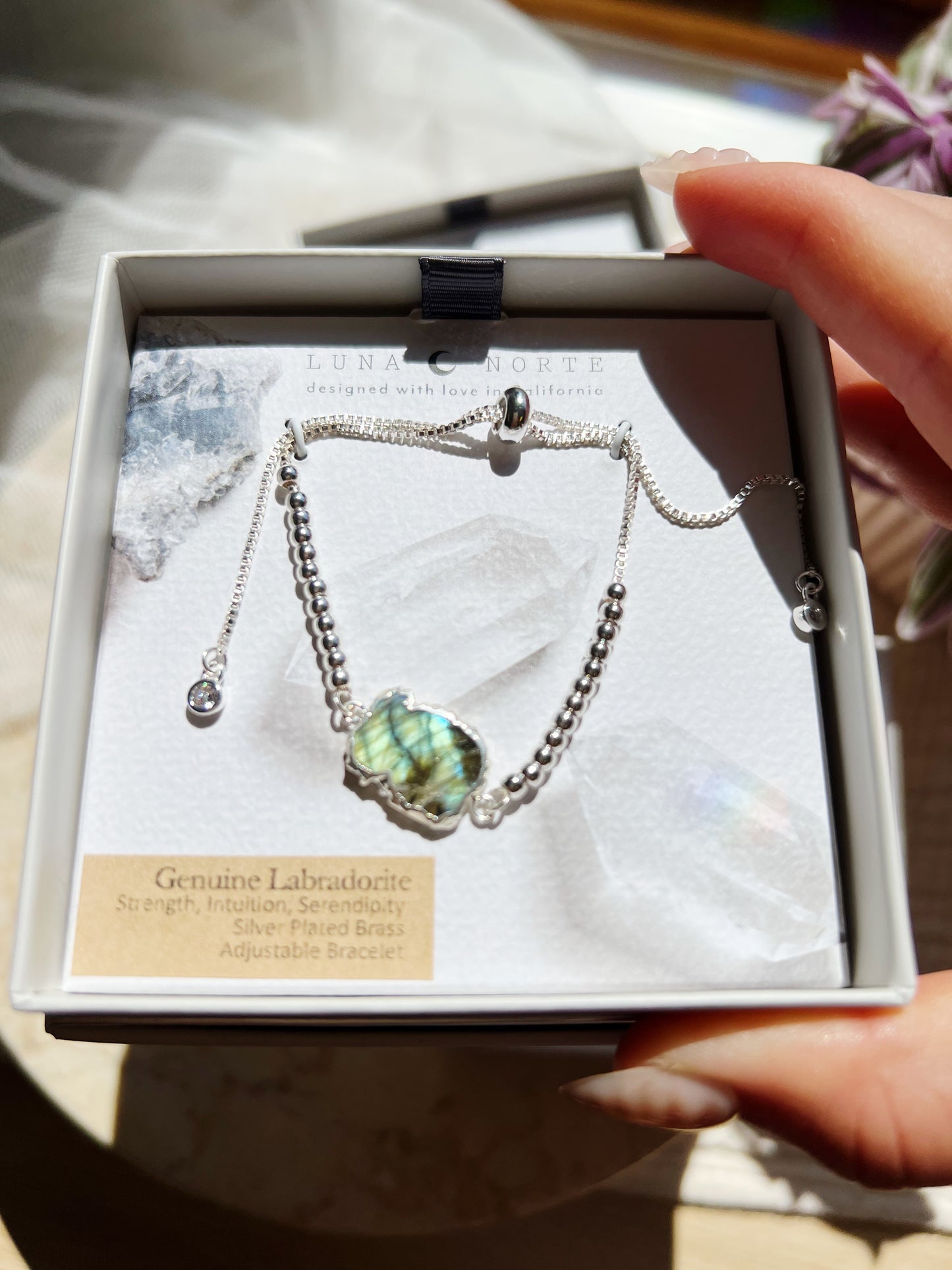 Stone and Silver Skies Armbånd i Sølv – Labradoritt