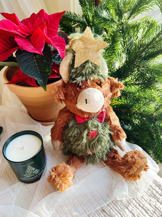 Sittende Jul-høylandsku – 7.5 x 15 x 29 cm