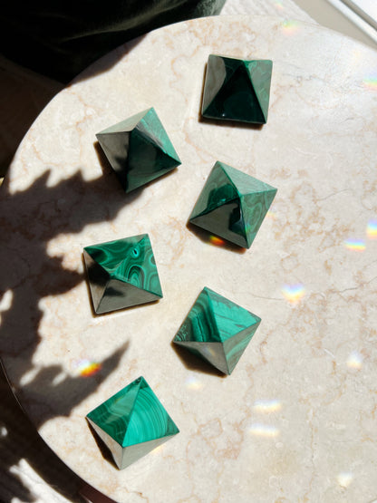 Malakitt Krystall Pyramide