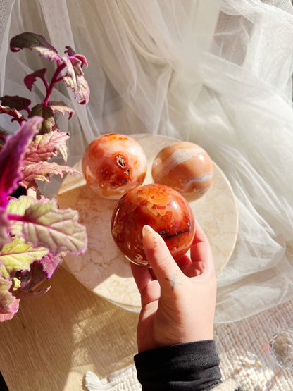 Store Karneol Krystallkuler - Ca 690g