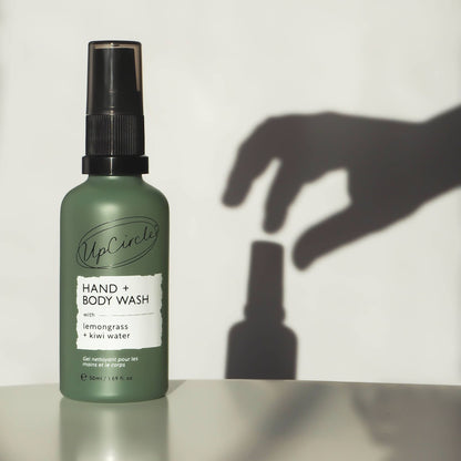 Hand + Body Wash med Kiwi Water – Reisestørrelse (50ml)