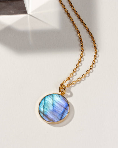 Smooth Sailing Long Medallion Halskjede - Labradorite