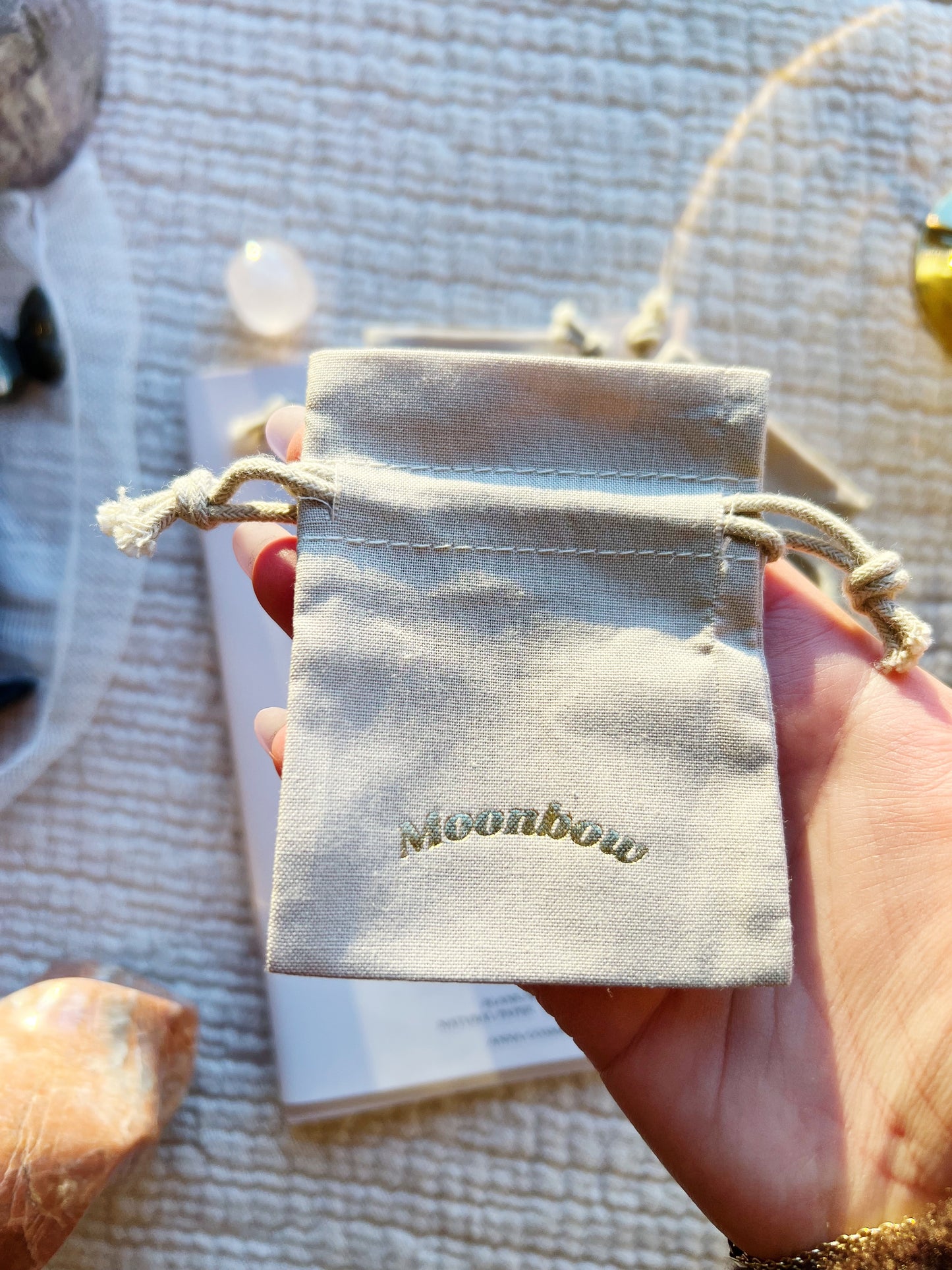 Moonbow Pose Mini Beige