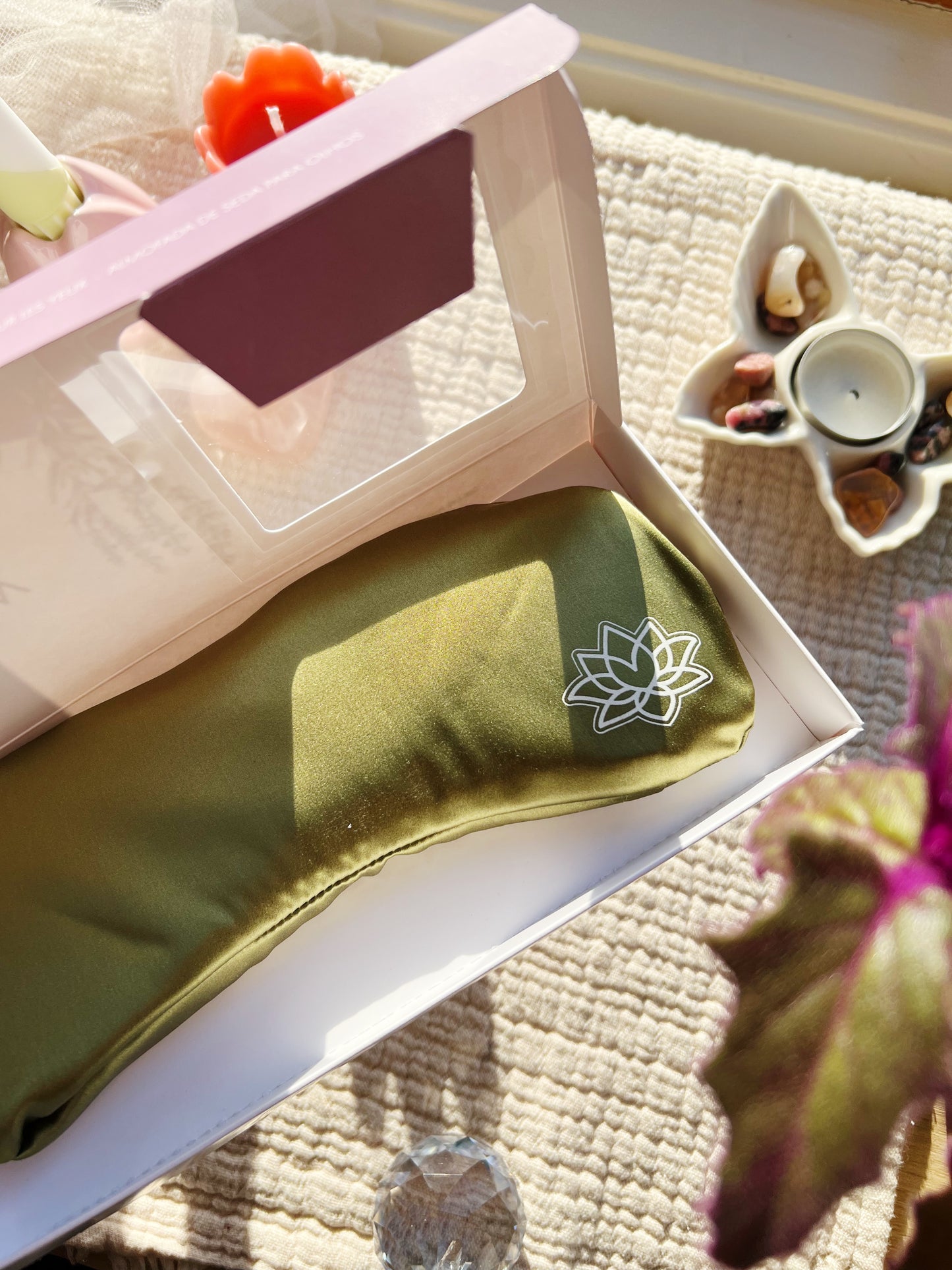 Øyepute i silke med økologisk linfrø og lavendel – lysegrønn