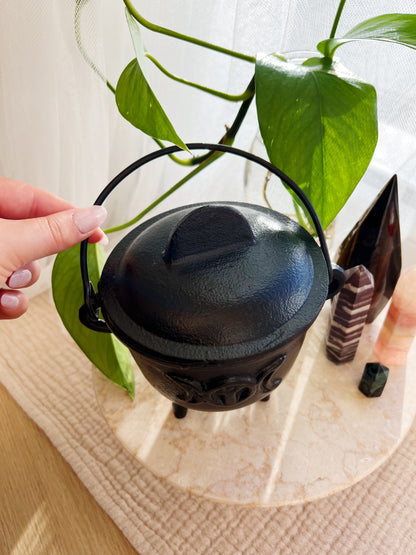 Cauldron Med Triple Moon
