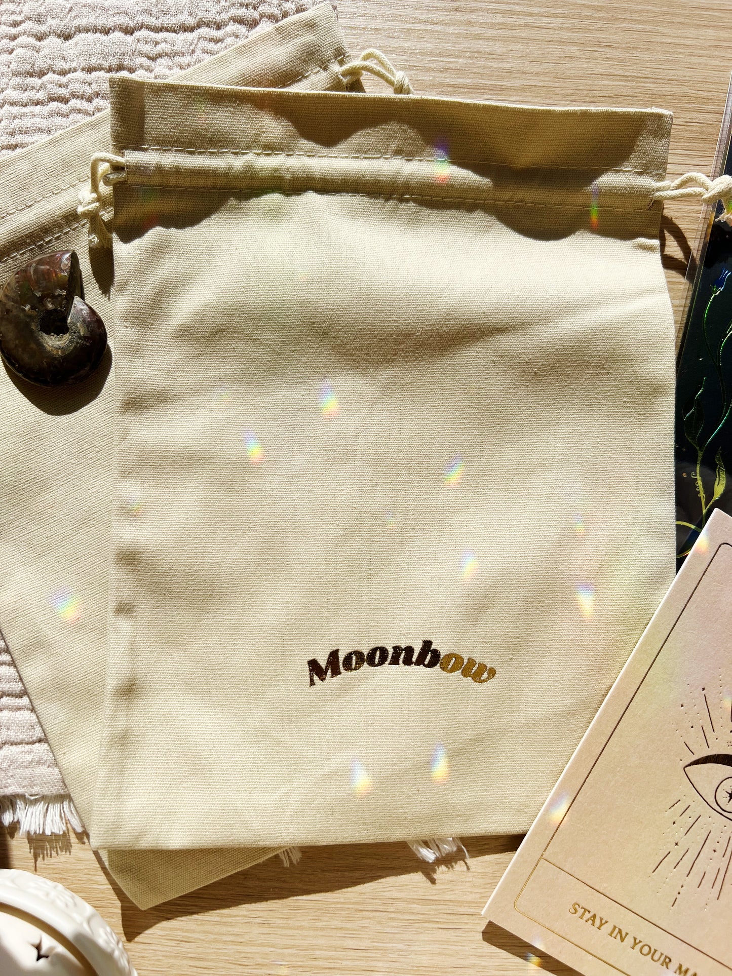 Moonbow Pose Stor
