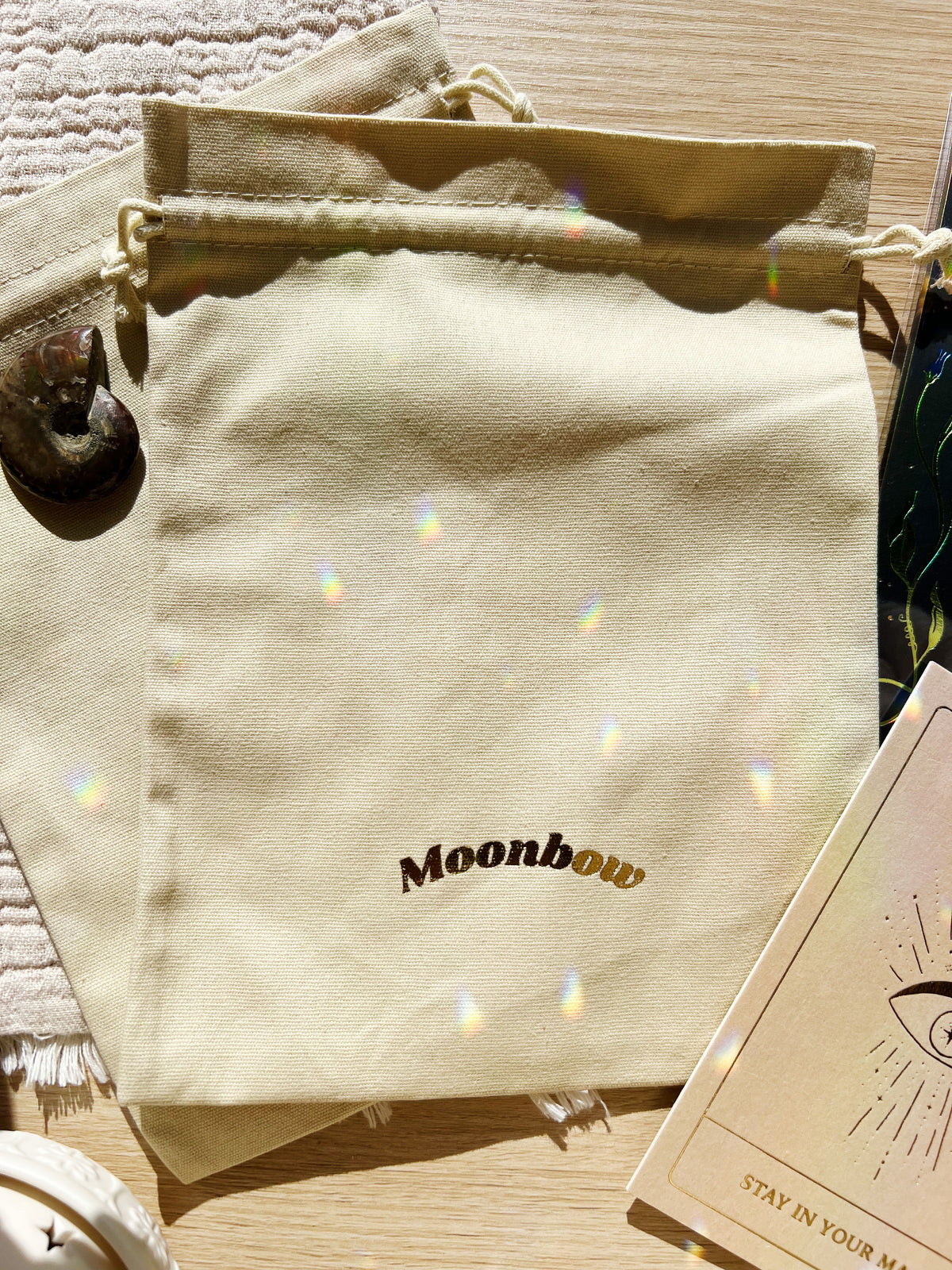 Moonbow Pose Stor