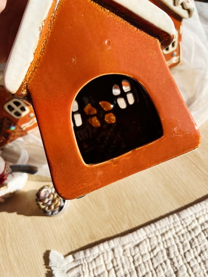 Keramisk Pepperkakehus – Telysholder