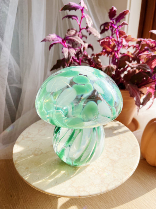 Håndblåst sopplampe Med Ledlys – Green