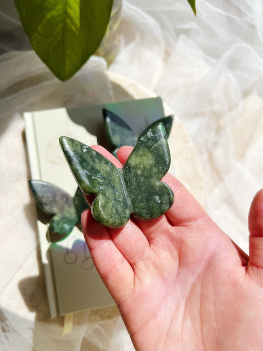 Grønn Jade sommerfugl 6x5 cm