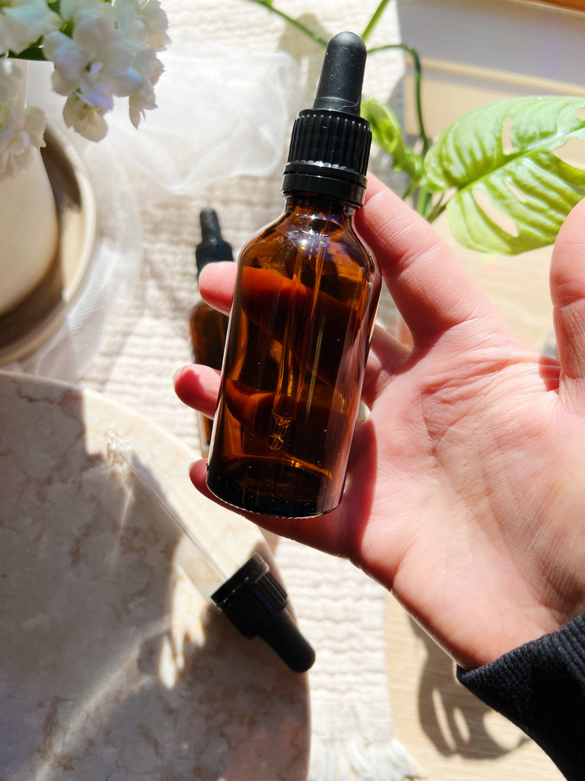 Glassflaske Amber 50ml med Pipette – Lag din egen magiske oljemiks