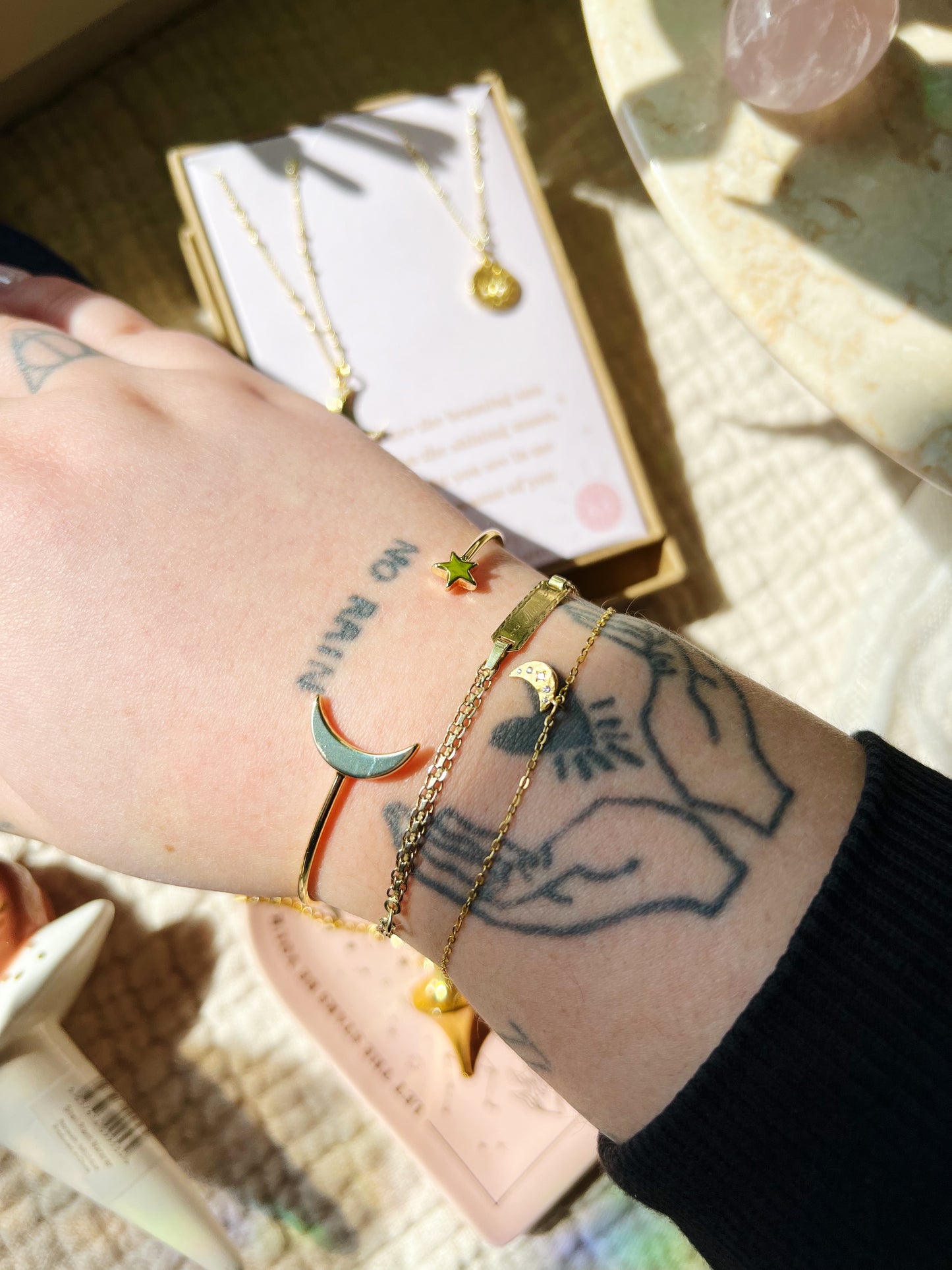 Gold Moon and Star Armbånd