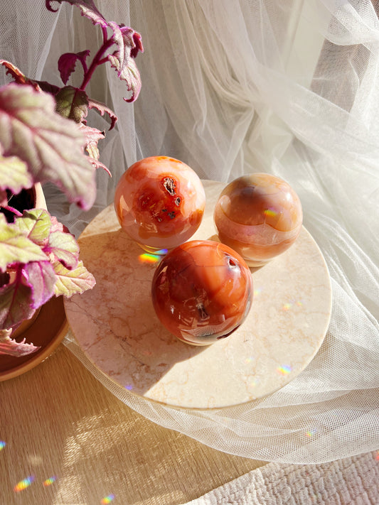 Store Karneol Krystallkuler - Ca 690g