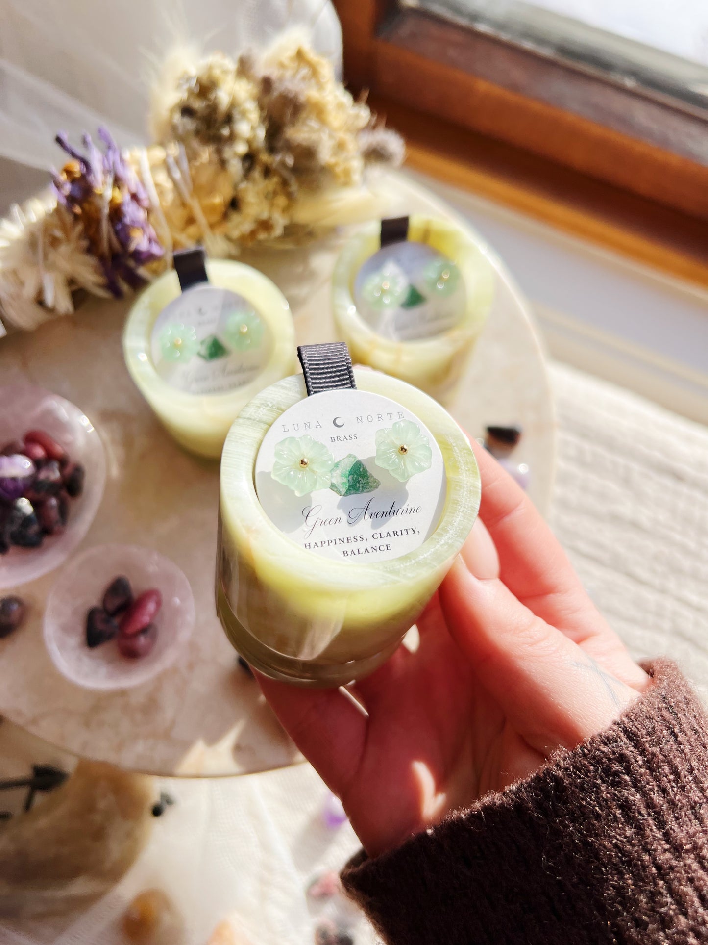 Calmly Organized Kalsitt Smykkeskrin & Grønn Aventurin Blomsterøreringer Sett